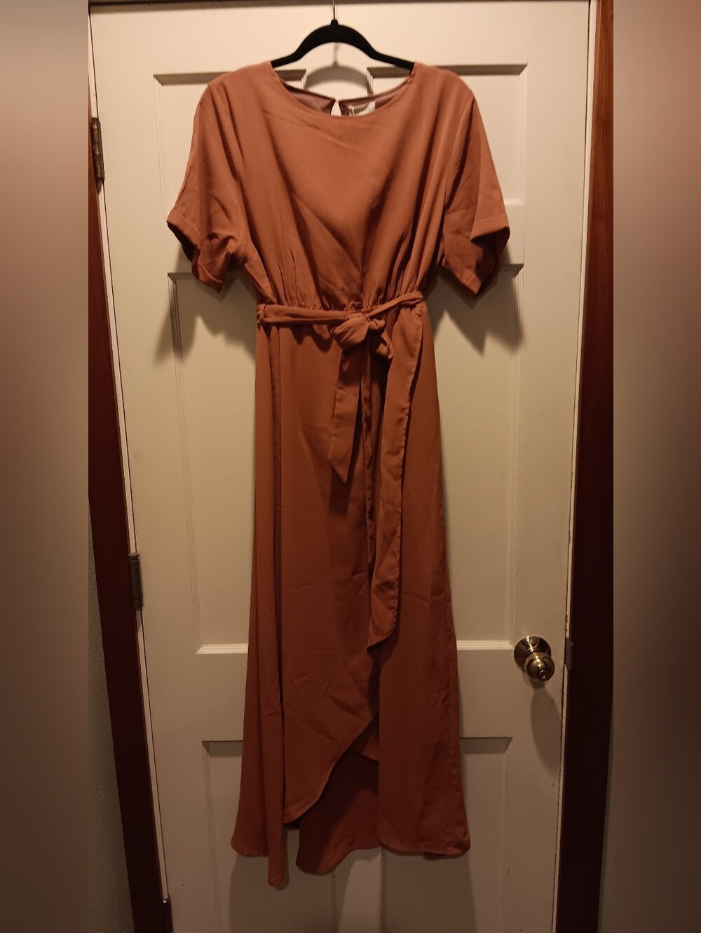 Women's Rust Brown Short Sleeve Wrap Maxi Dress with Tie Waist Size XL.